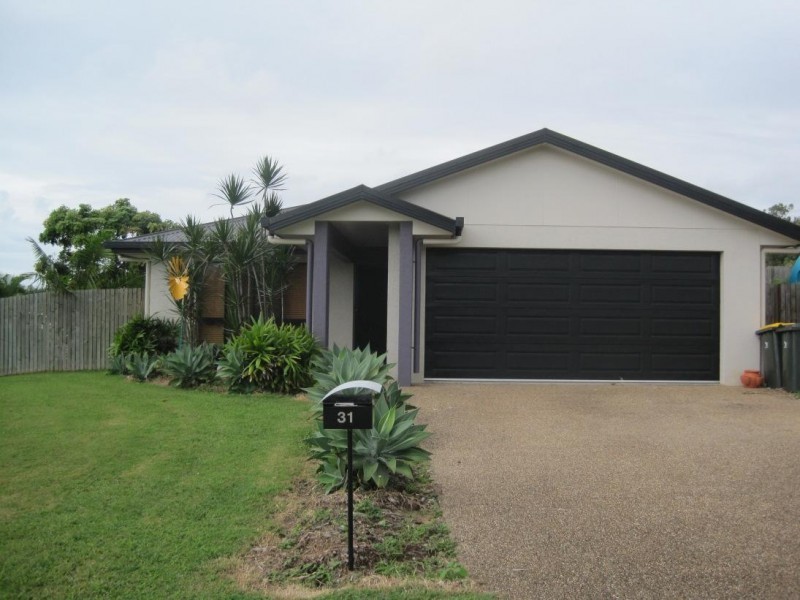 Bushland Beach QLD 4818