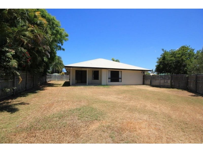 5 Gernika Court, Bushland Beach QLD 4818