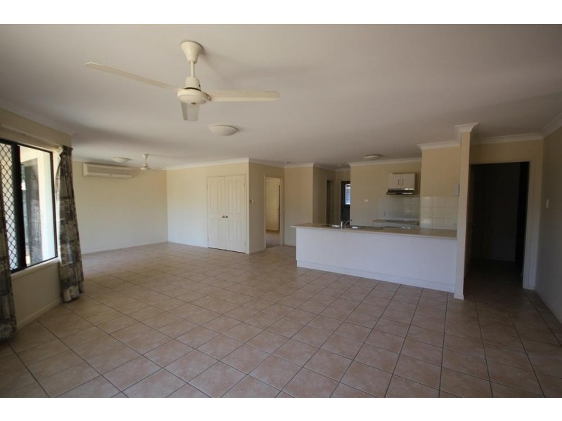 5 Gernika Court, Bushland Beach QLD 4818