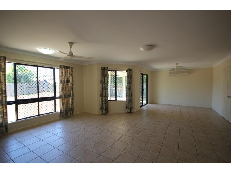 5 Gernika Court, Bushland Beach QLD 4818