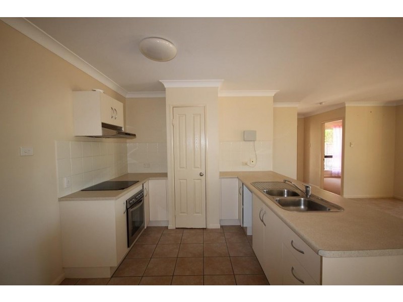 5 Gernika Court, Bushland Beach QLD 4818