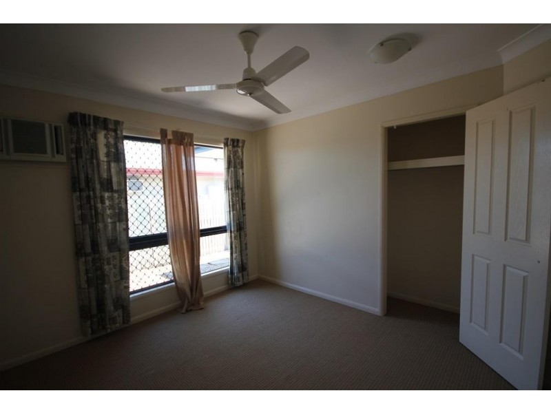 5 Gernika Court, Bushland Beach QLD 4818