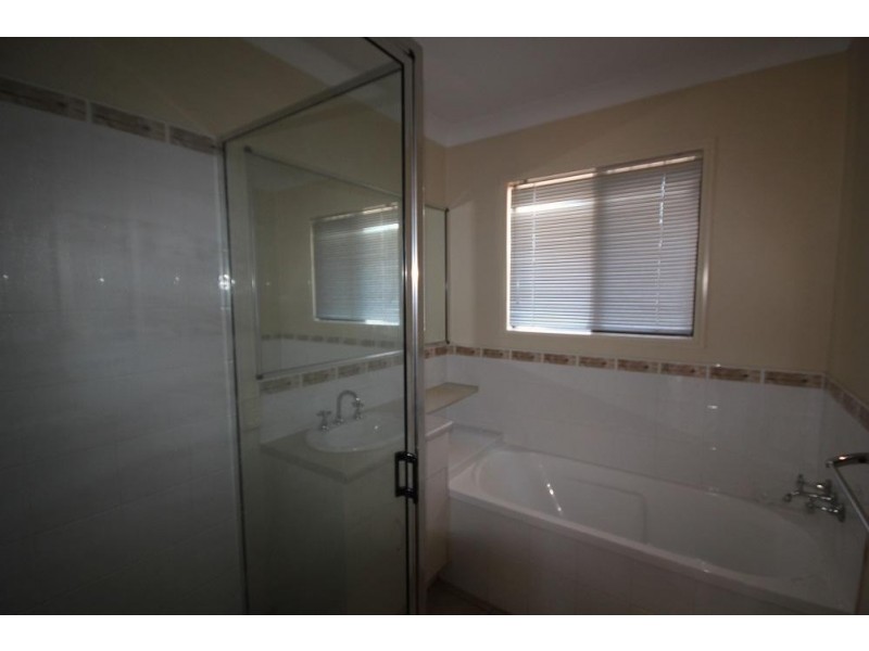 5 Gernika Court, Bushland Beach QLD 4818