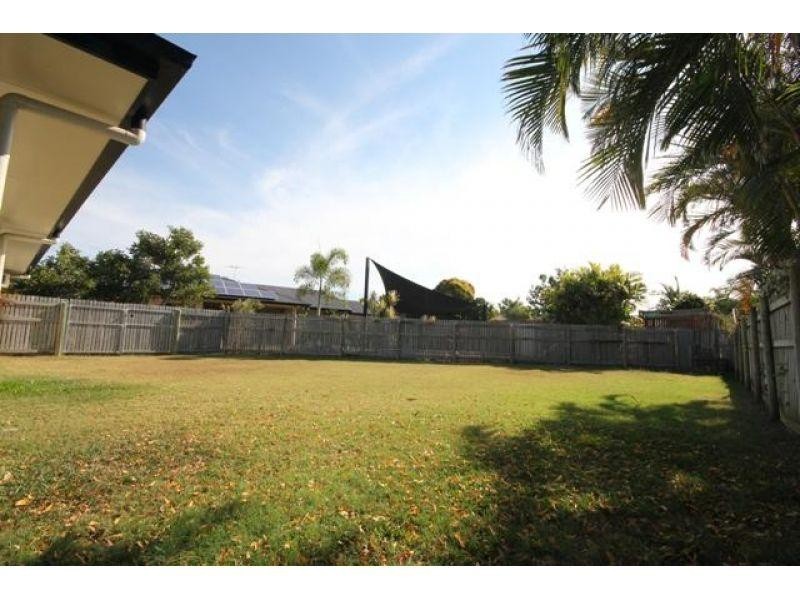 5 Gernika Court, Bushland Beach QLD 4818