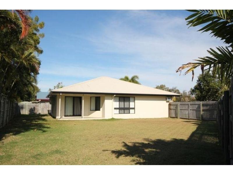 5 Gernika Court, Bushland Beach QLD 4818