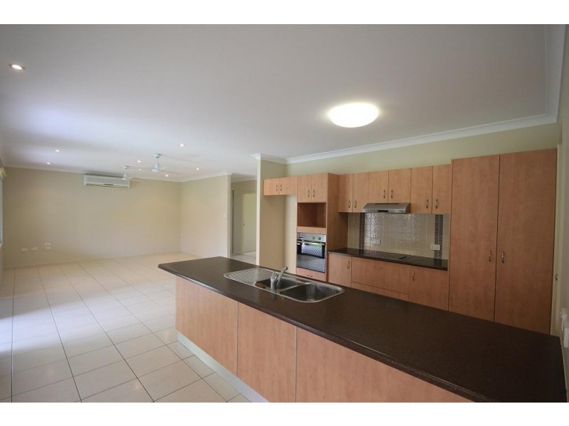 11 Bronte Court, Bushland Beach QLD 4818
