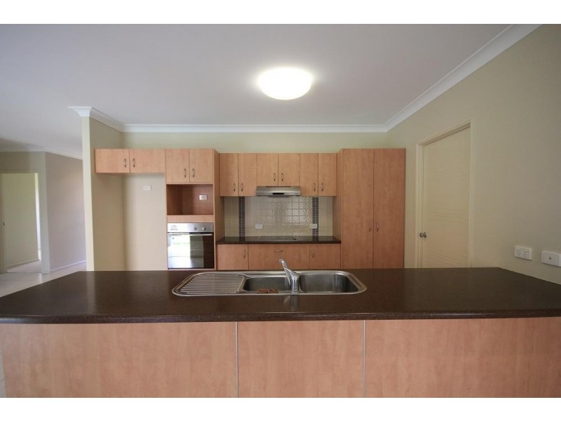 11 Bronte Court, Bushland Beach QLD 4818