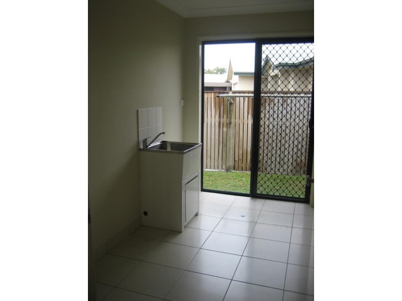 Bushland Beach QLD 4818