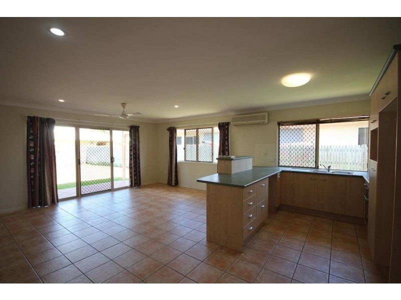 9 Pinnata Place, Kirwan QLD 4817