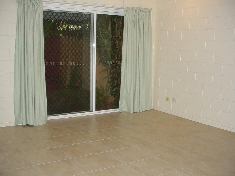 4/139 Eyre Street, North Ward QLD 4810