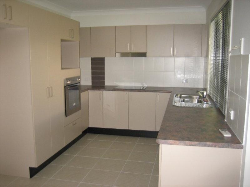 Bushland Beach QLD 4818