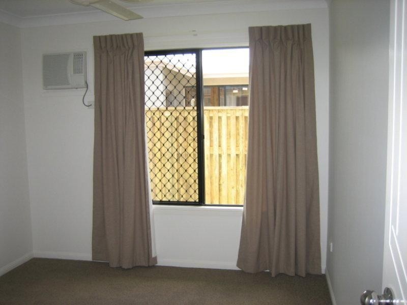 Bushland Beach QLD 4818