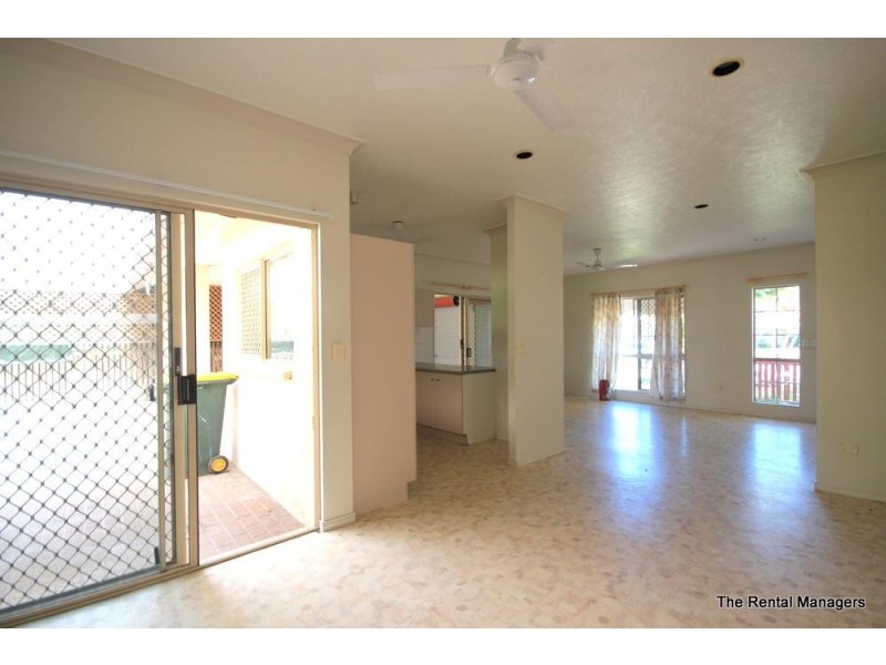 4 Pearl Court, Deeragun QLD 4818