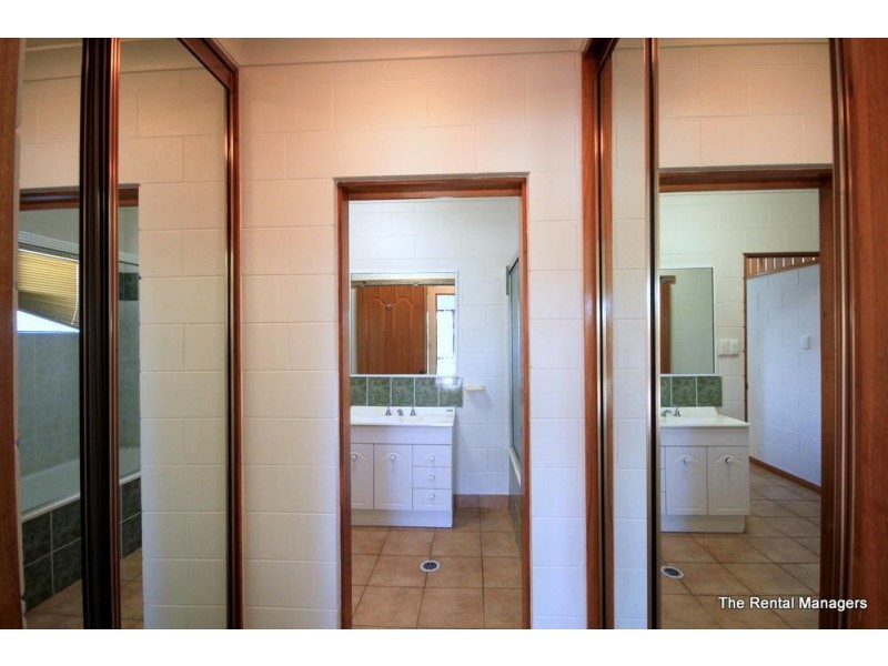 26 College Lane, Douglas QLD 4814