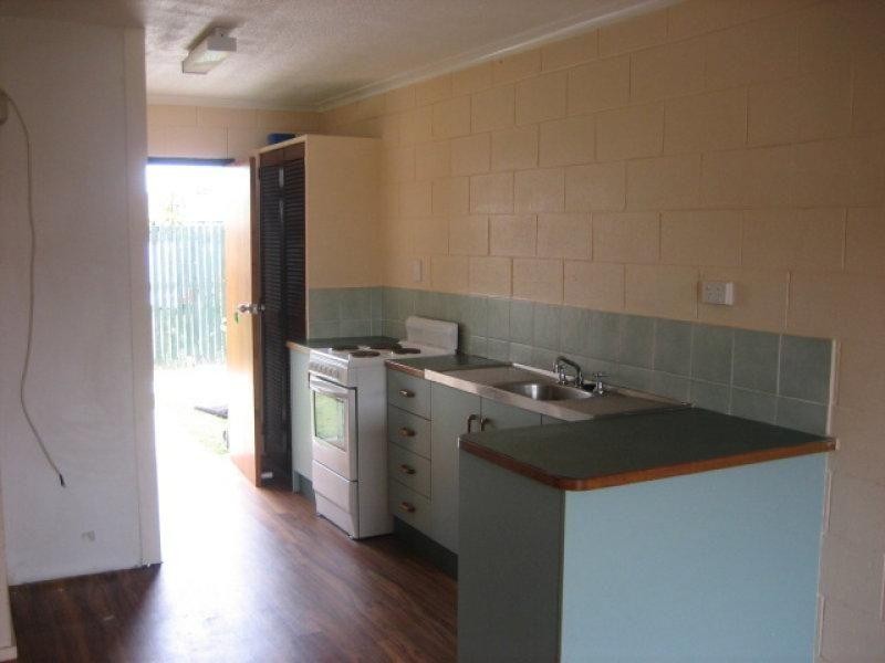 2/49 Punari Street, Currajong QLD 4812