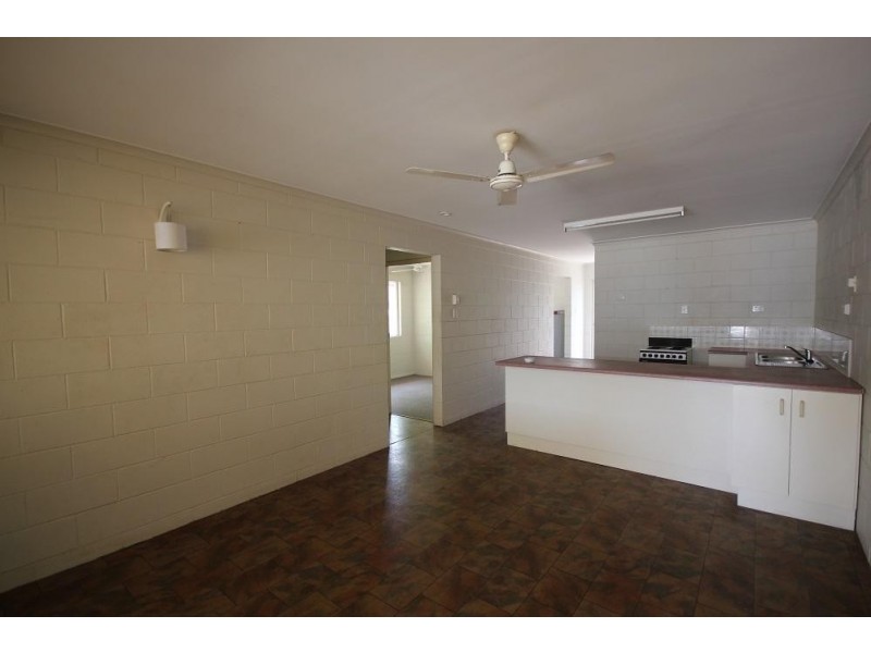 1/16 Dollview Avenue, Rasmussen QLD 4815