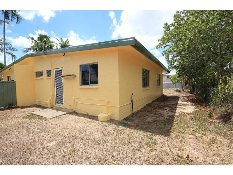 1/16 Dollview Avenue, Rasmussen QLD 4815