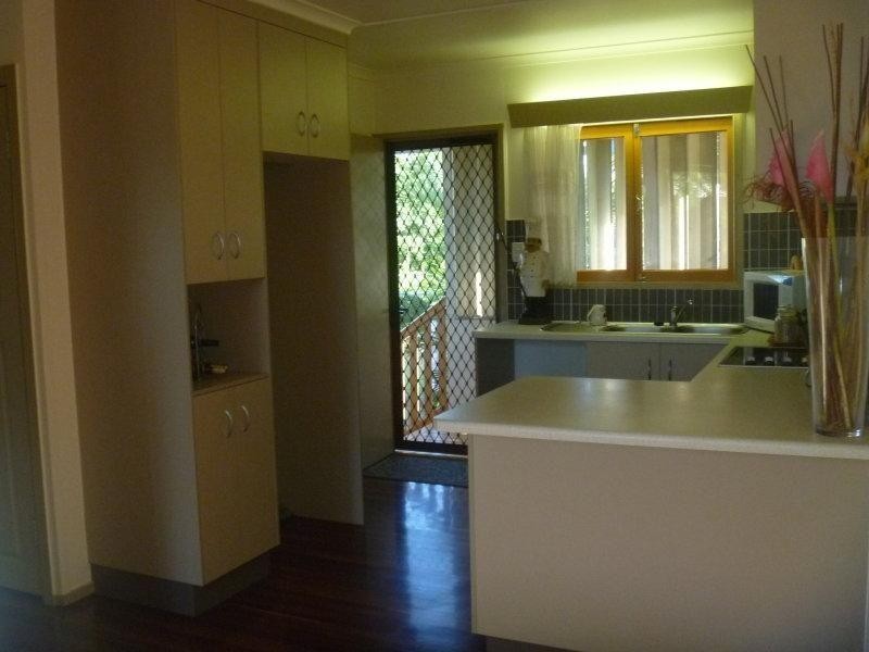 10 Weela Street, Cranbrook QLD 4814