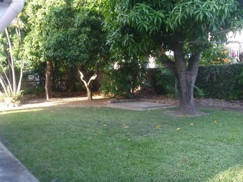 10 Weela Street, Cranbrook QLD 4814