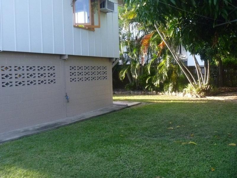 10 Weela Street, Cranbrook QLD 4814