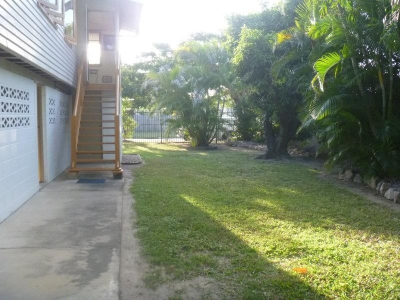 10 Weela Street, Cranbrook QLD 4814