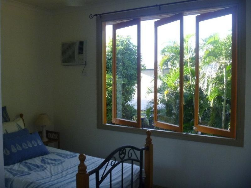 10 Weela Street, Cranbrook QLD 4814