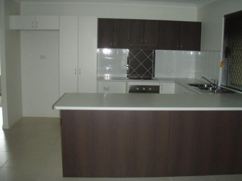 24 Armistice Street, Burdell QLD 4818