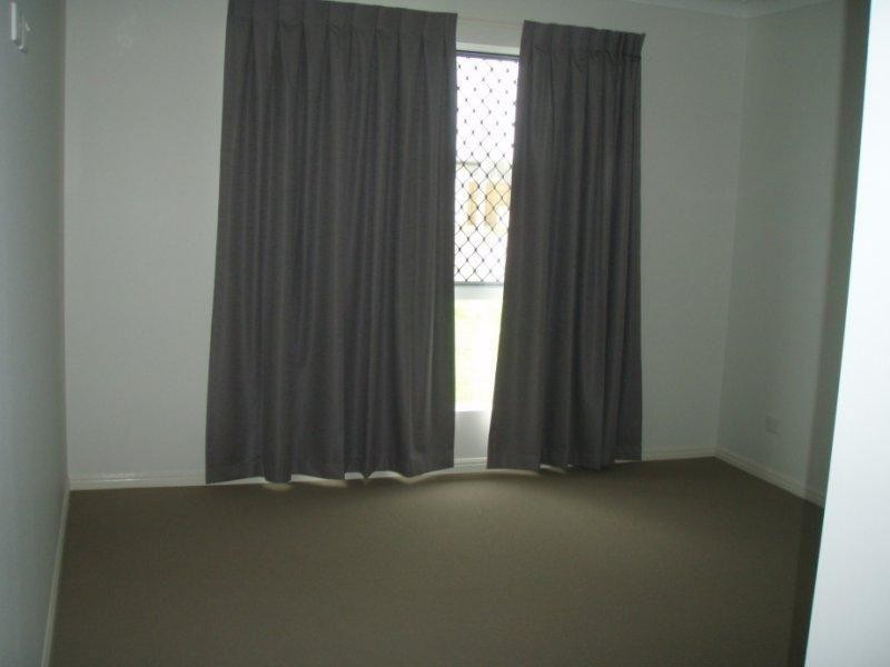 24 Armistice Street, Burdell QLD 4818