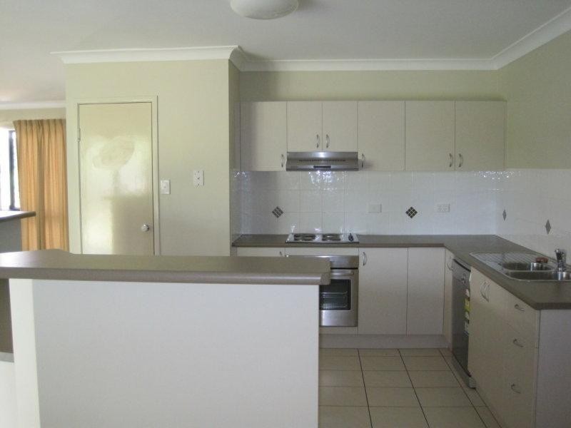 Bushland Beach QLD 4818