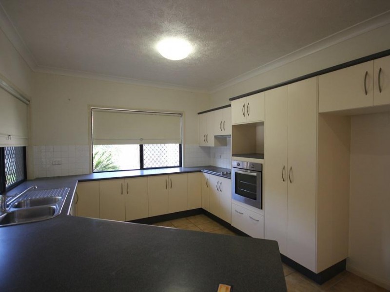 11 Bamboo Court, Mount Louisa QLD 4814