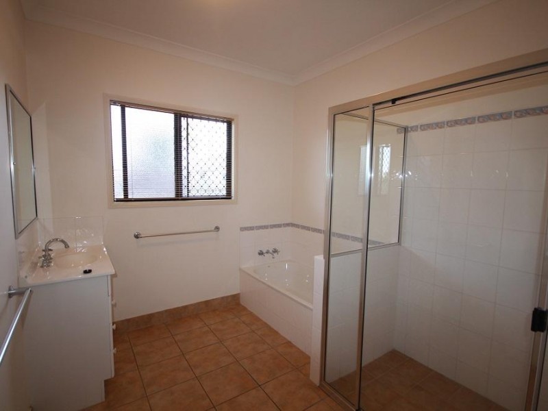 11 Bamboo Court, Mount Louisa QLD 4814