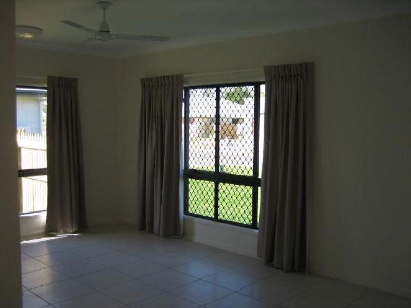 7 Eungella Court, Bushland Beach QLD 4818