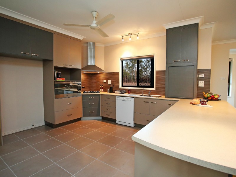 8 Slaytons Road, Jensen QLD 4818