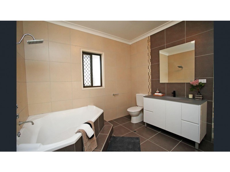 8 Slaytons Road, Jensen QLD 4818