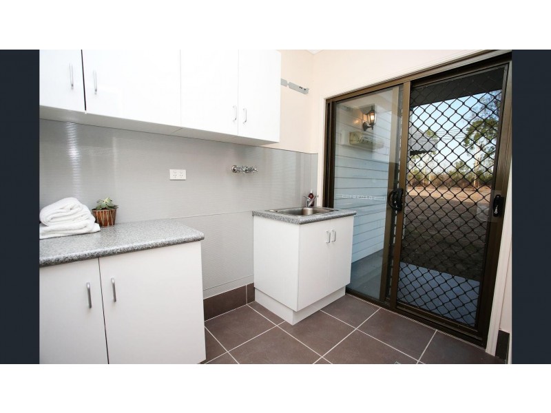 8 Slaytons Road, Jensen QLD 4818