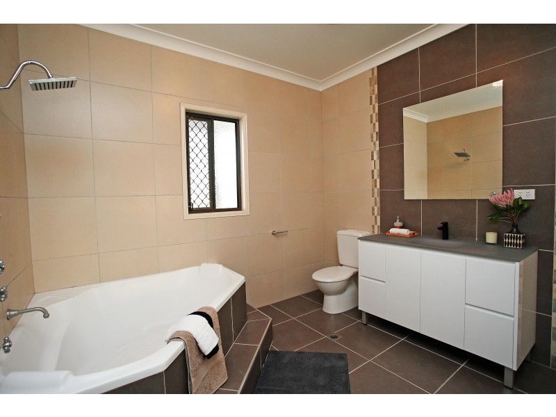 8 Slaytons Road, Jensen QLD 4818