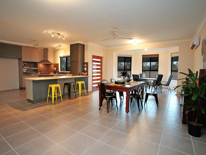 8 Slaytons Road, Jensen QLD 4818