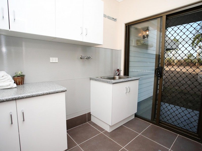 8 Slaytons Road, Jensen QLD 4818