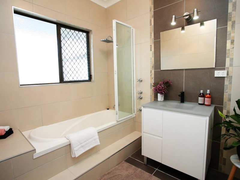 8 Slaytons Road, Jensen QLD 4818