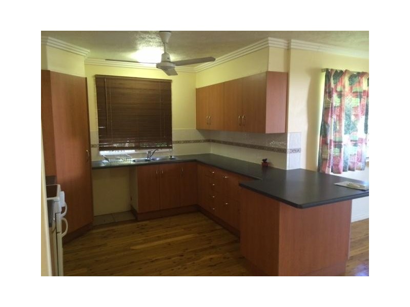 8 Simonsen Court, Kelso QLD 4815