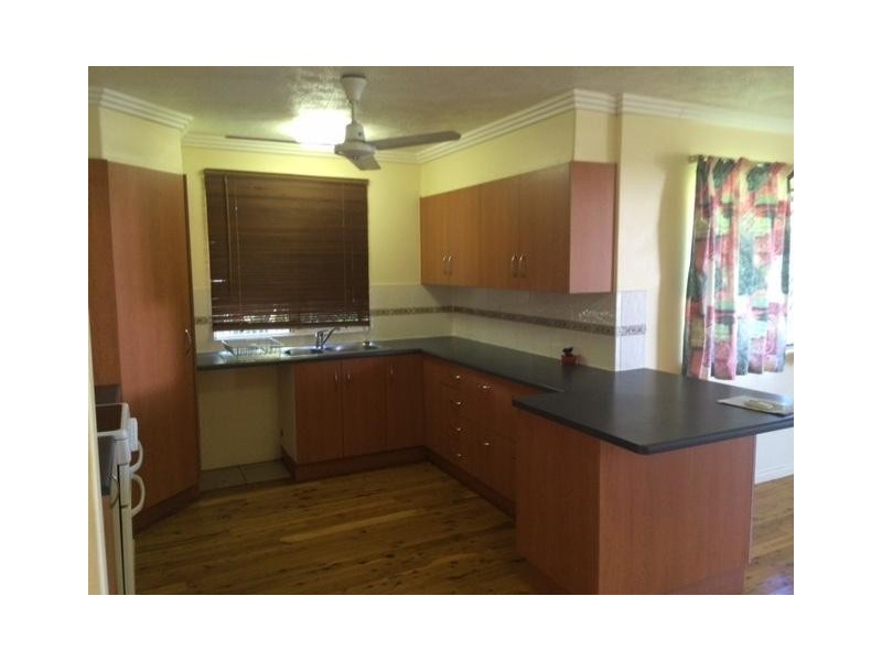 8 Simonsen Court, Kelso QLD 4815