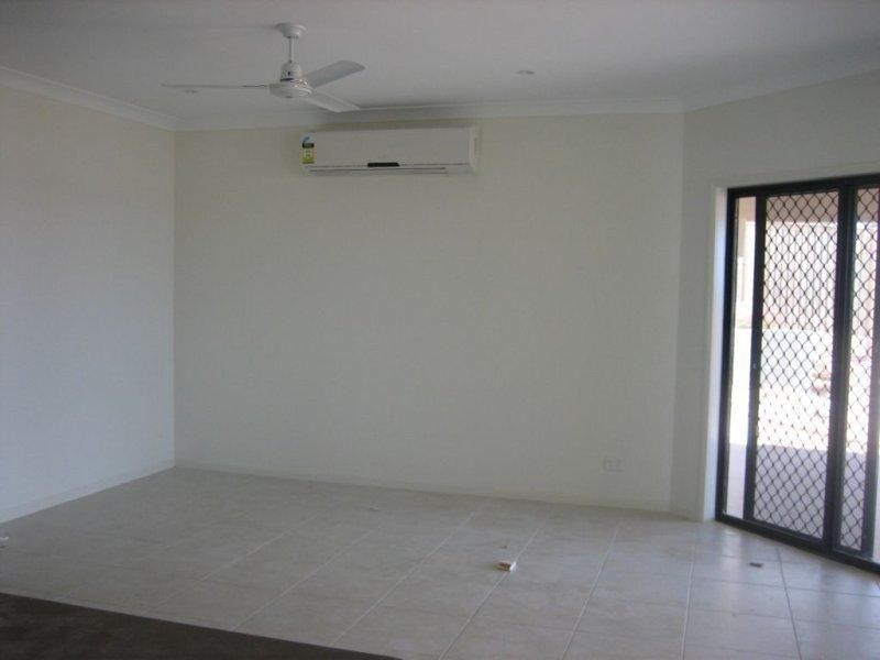 79 Shutehaven Circuit, Bushland Beach QLD 4818