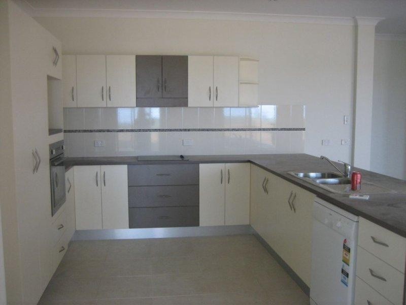 79 Shutehaven Circuit, Bushland Beach QLD 4818