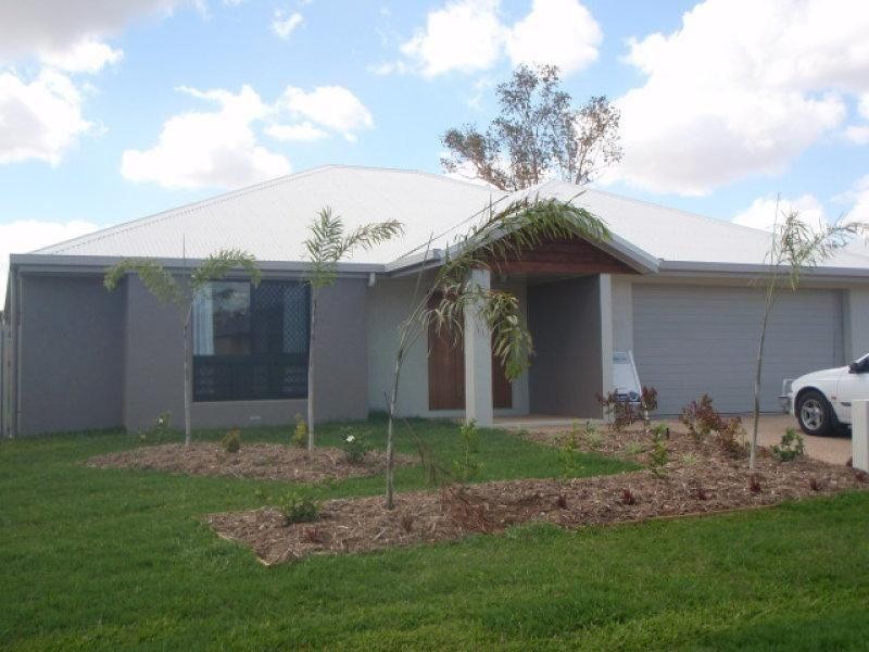 Bushland Beach QLD 4818