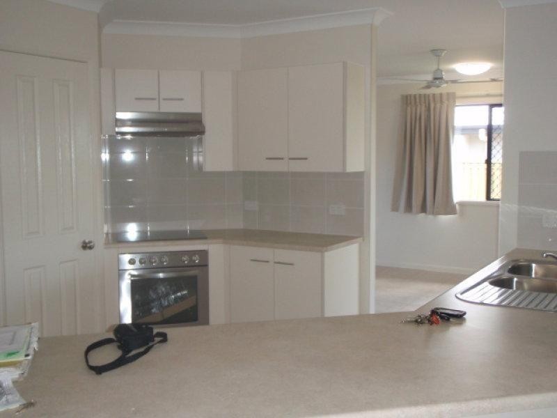 Bushland Beach QLD 4818