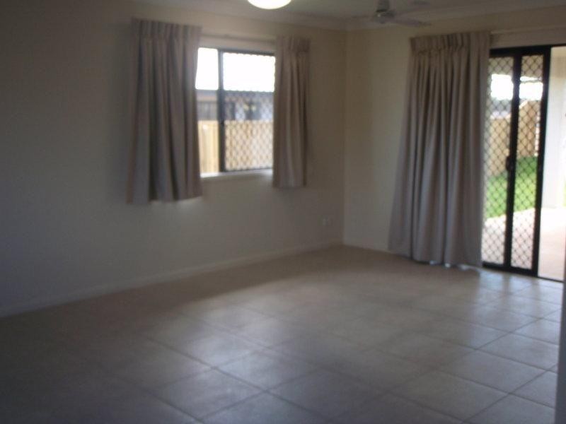 Bushland Beach QLD 4818