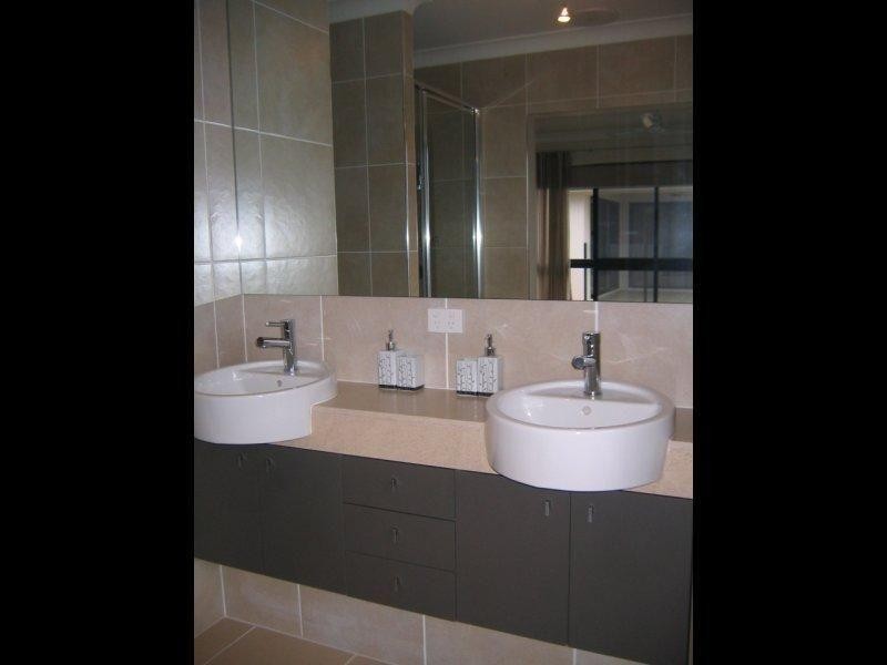 Bohle Plains QLD 4817