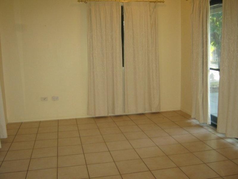 2/11 Xavier Street, Railway Estate QLD 4810