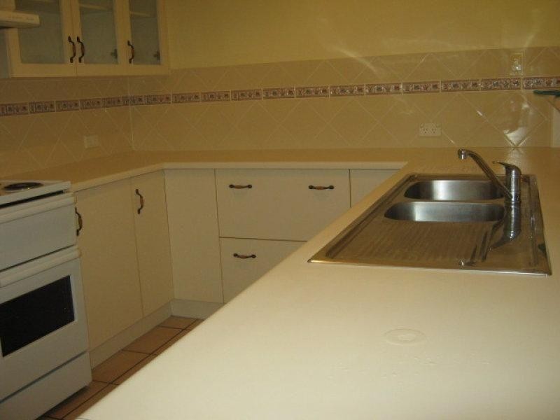 2/11 Xavier Street, Railway Estate QLD 4810