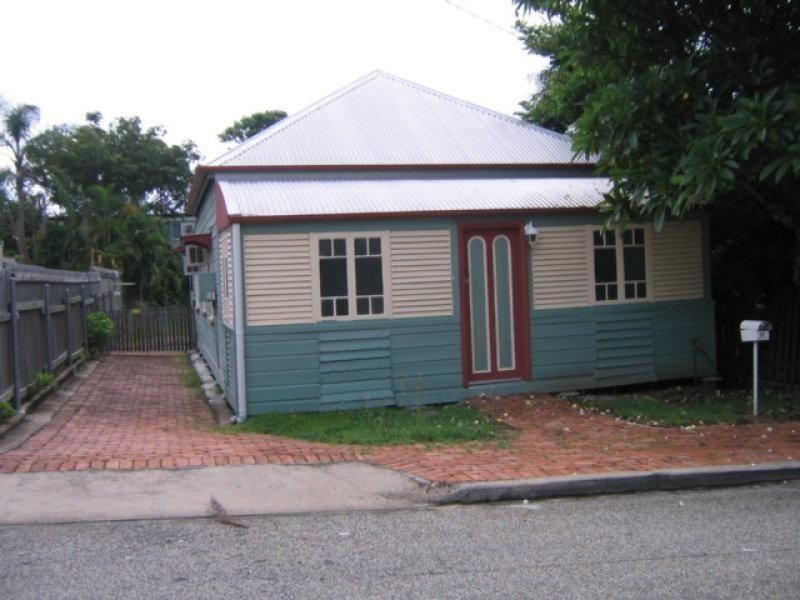 35 Greenslade Street, West End QLD 4810